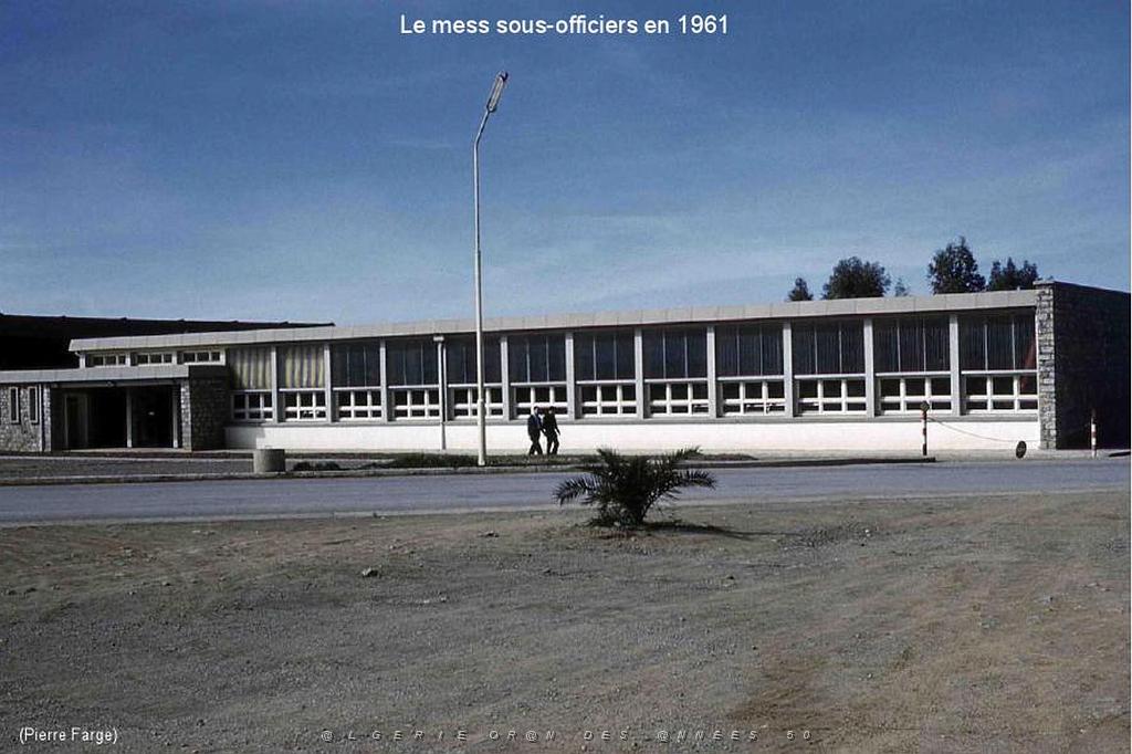 120 - AERODROMES ET BASES 1945-1962-1-BOUFFARIK BA 142) (21).jpg